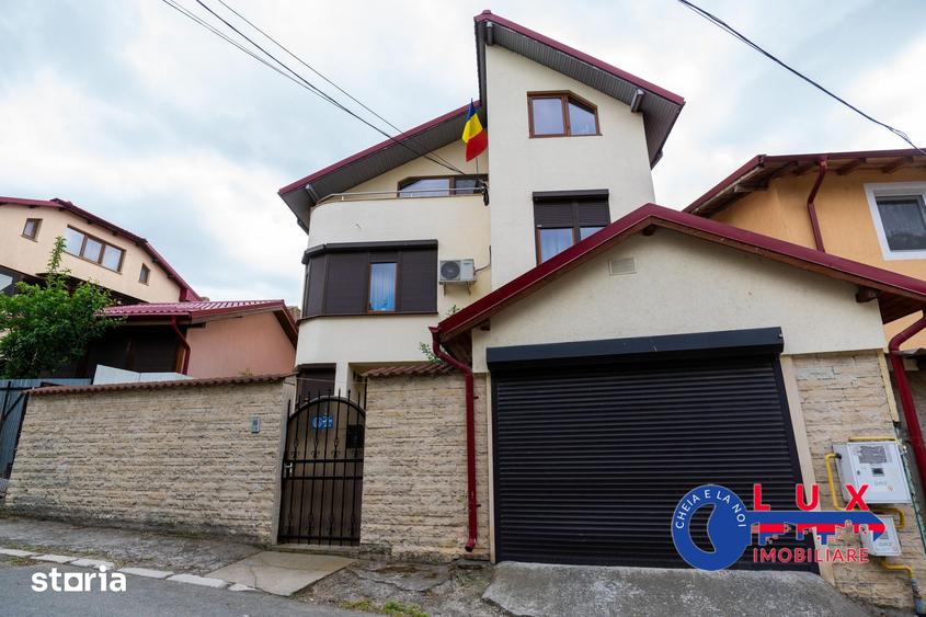 Casă cu 7 camere cu Teren 275 Mp în Central