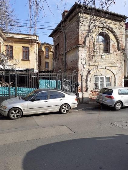 Casă individuală cu 20 camere cu Teren 566 Mp în Unirii
