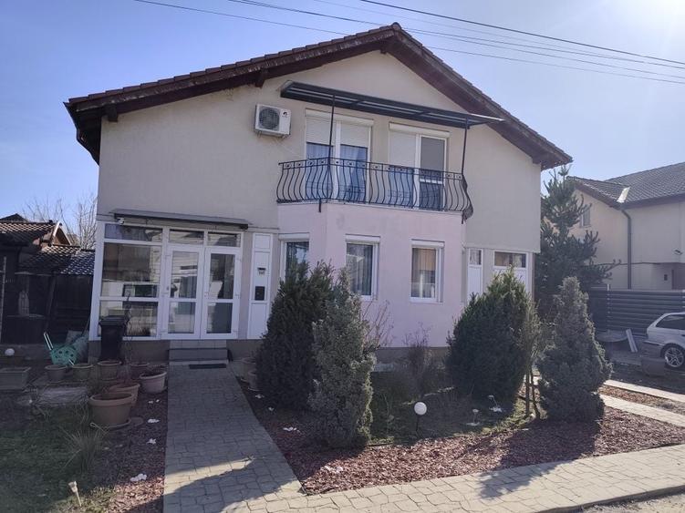 Casă cu 4 camere în Exterior Vest
