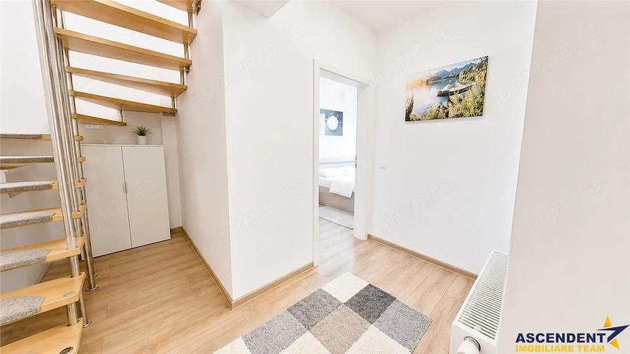 Apartament cu 3 camere decomandat în Tractorul