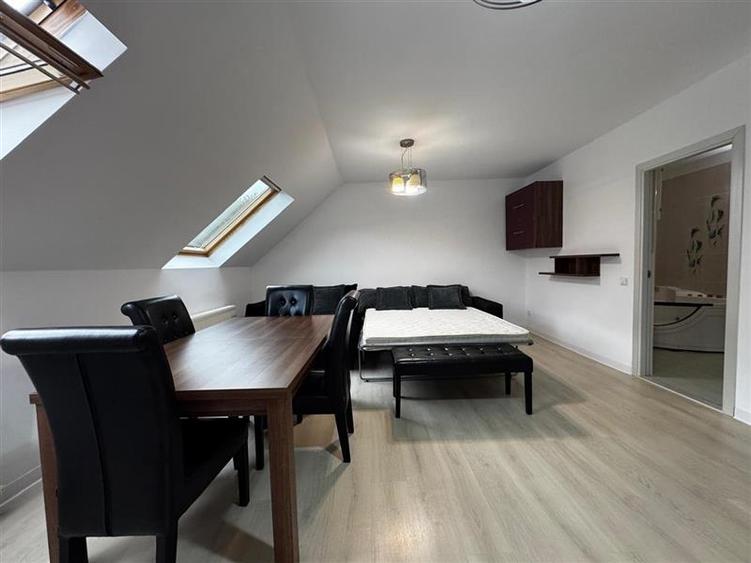Apartament cu 3 camere semidecomandat, mobilat în Mănăștur