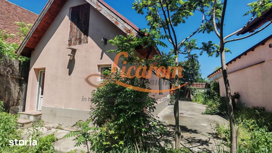 Casă cu 2 camere decomandat cu Teren 178 Mp în Cristian