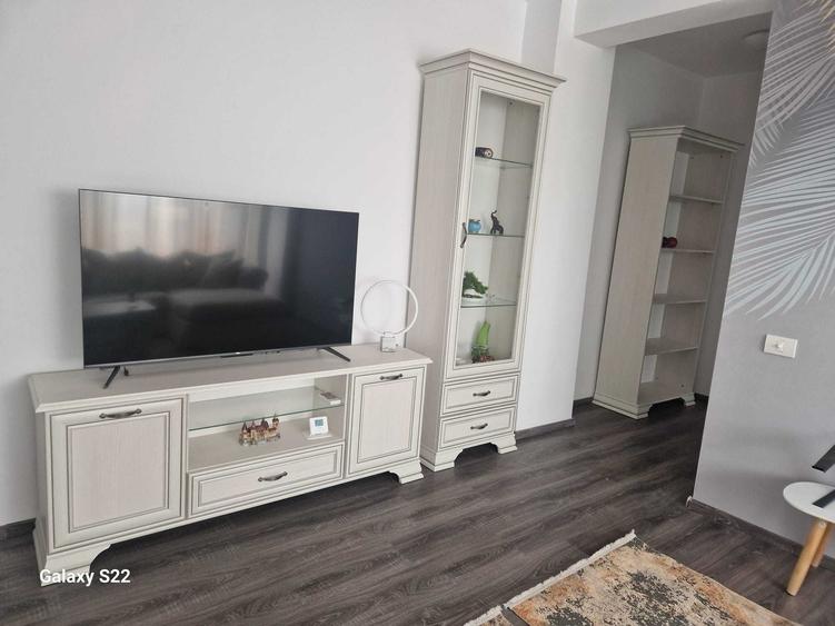Apartament cu 2 camere semidecomandat în Palazu Mare