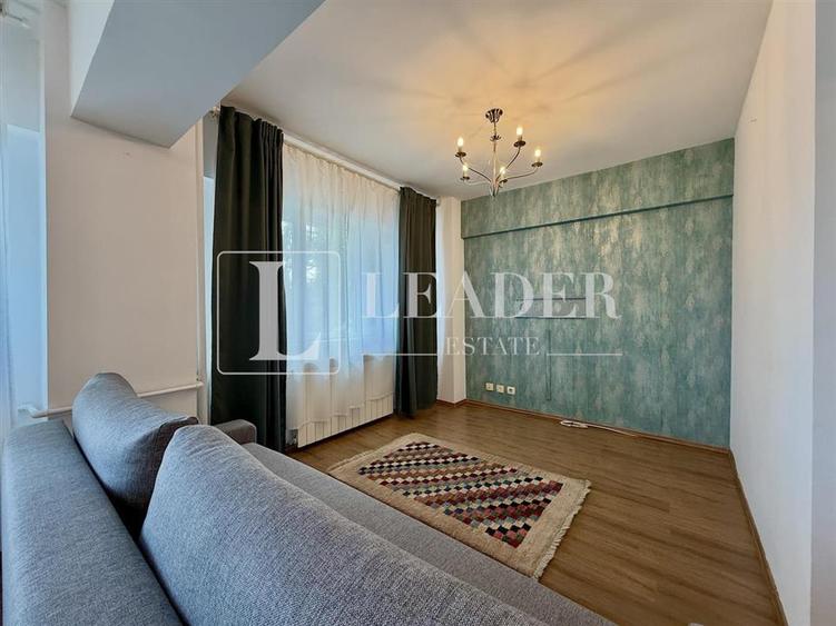 Apartament cu 4 camere decomandat, mobilat în Central