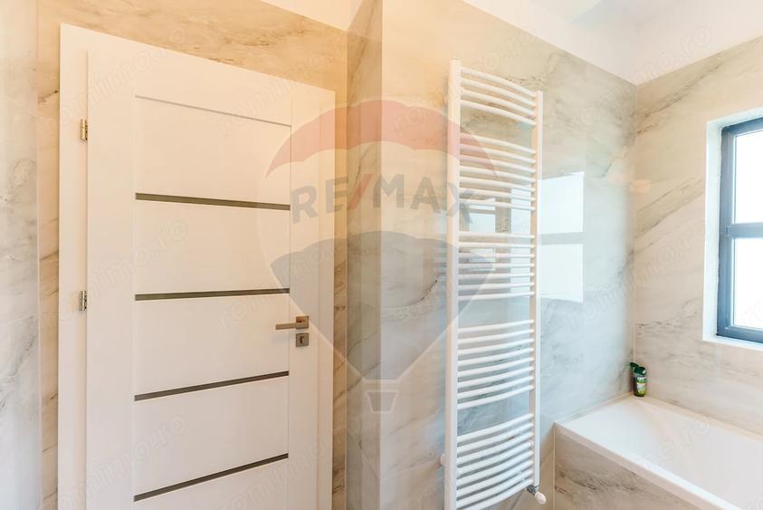 Casă cu 5 camere în Subcetate
