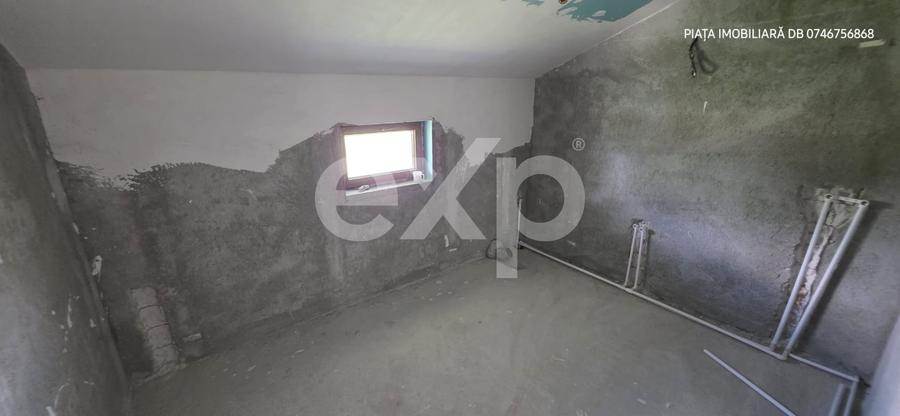 Casă individuală cu 7 camere cu Teren 2000 Mp în Colacu