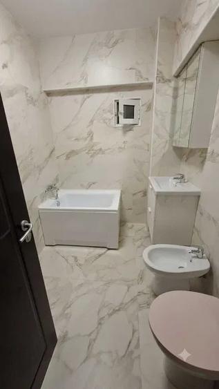 Apartament cu 4 camere decomandat în Berceni