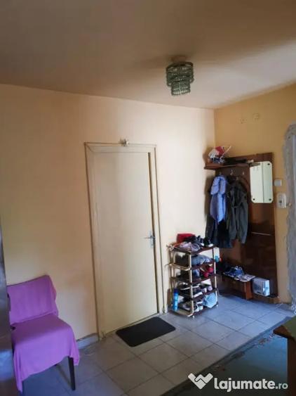 Apartament cu 3 camere decomandat în 1 Mai