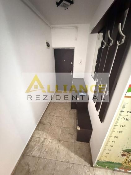 Apartament cu 2 camere decomandat, mobilat în Central