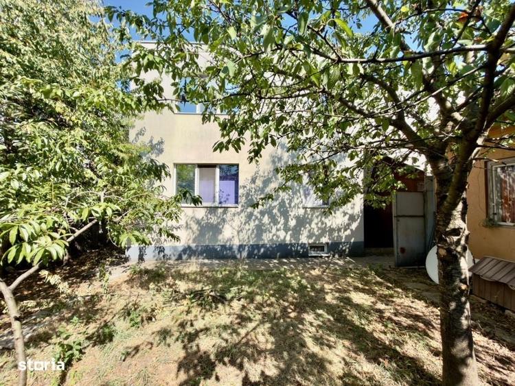 Casă cu 4 camere în Între Lacuri