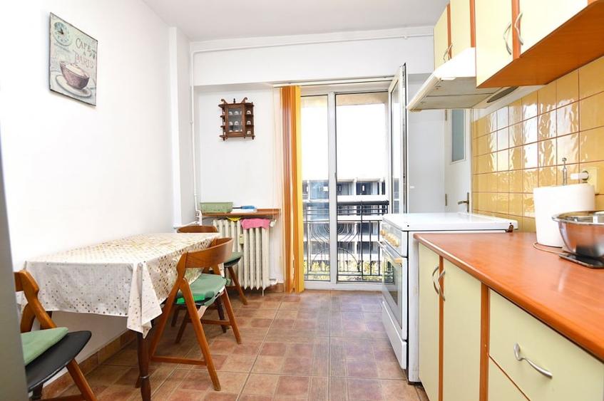 Apartament cu 3 camere decomandat, mobilat în Unirii