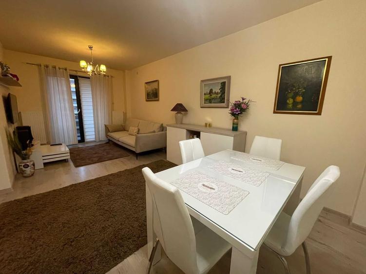 Apartament cu 2 camere decomandat în Central
