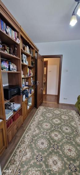 Apartament cu 4 camere decomandat în Central