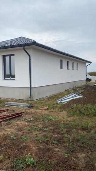 Casă cu 3 camere în Central