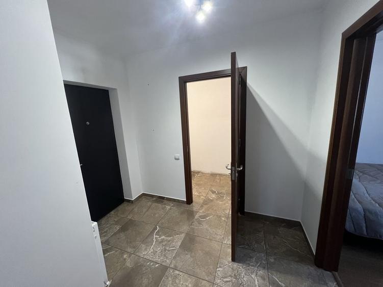 Apartament cu 3 camere decomandat în Florești