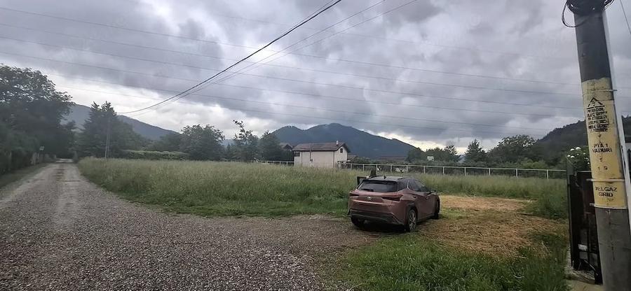 Teren de 1374 mp, în Central