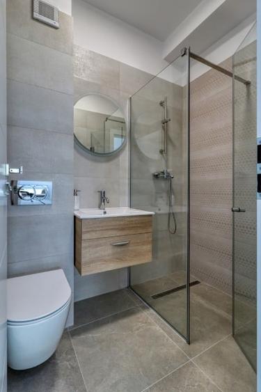 Apartament cu 3 camere decomandat, mobilat în Decebal