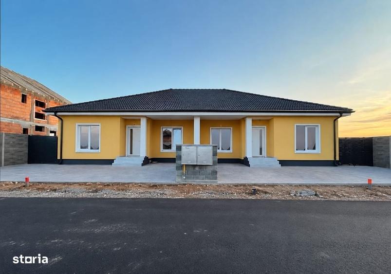 Casă cu 4 camere cu Teren 400 Mp în Sânandrei