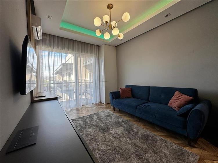 Apartament cu 2 camere semidecomandat, mobilat în Sopor