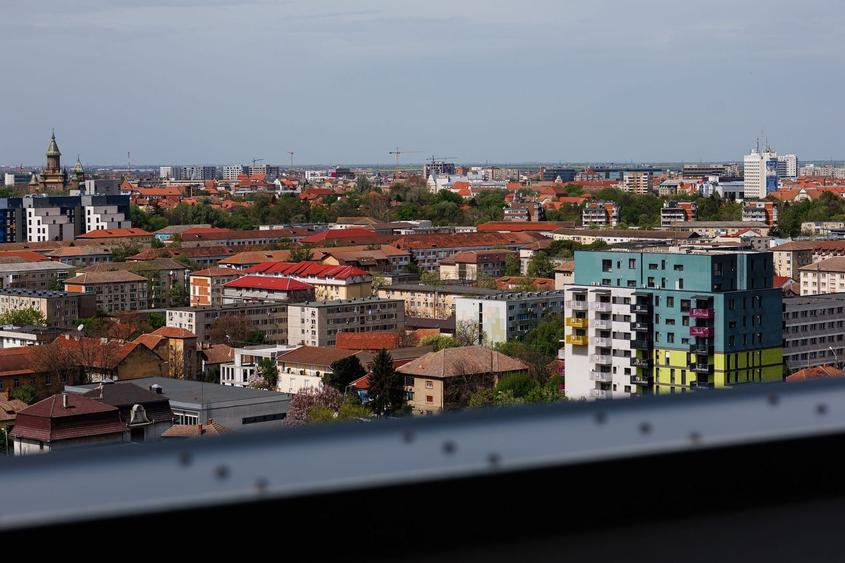 Penthouse cu 4 camere decomandat în Complex Studențesc