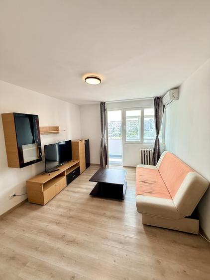 Apartament cu 2 camere semidecomandat în Grivița