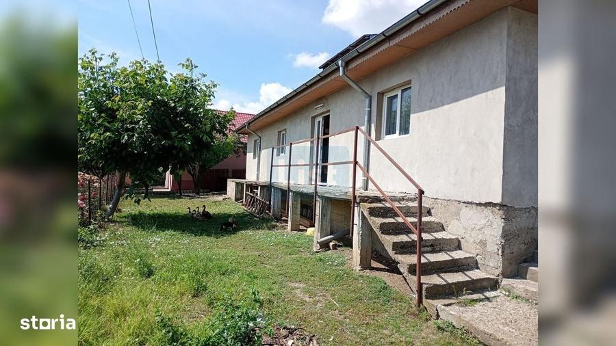 Casă cu 3 camere în Traian