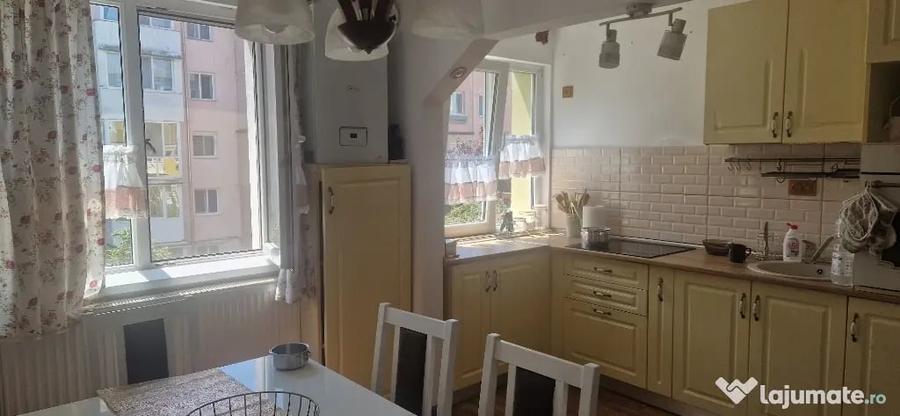 Apartament cu 3 camere în Central