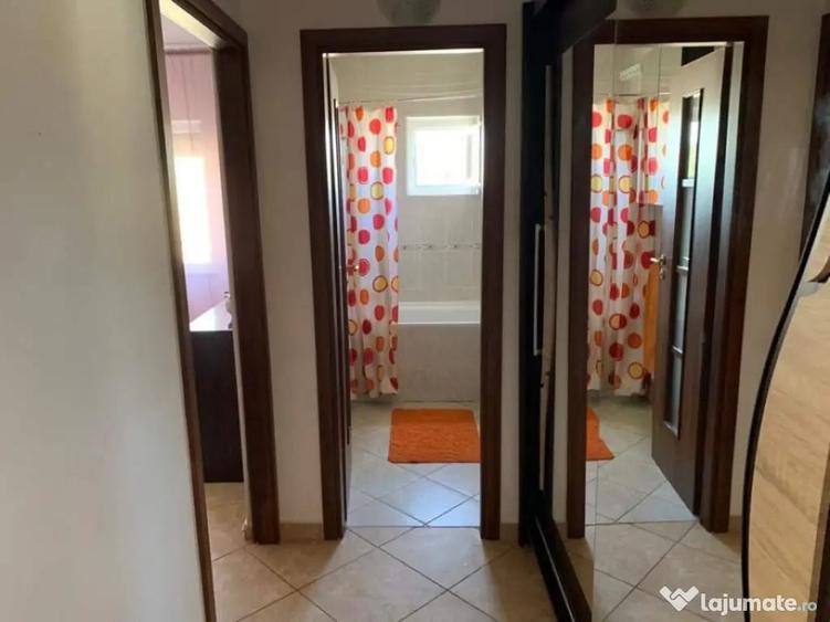 Apartament cu 3 camere decomandat în 1 Mai