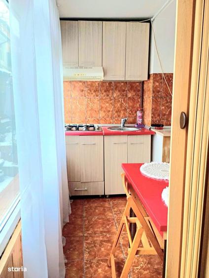 Apartament cu 2 camere semidecomandat în Calea București