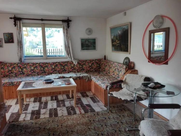 Casă cu 4 camere cu Teren 1680 Mp în Stânceni