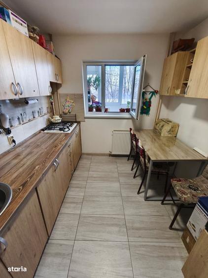 Apartament cu 3 camere decomandat în Colentina