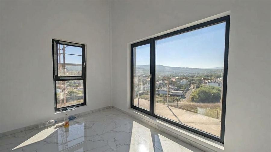 Penthouse cu 4 camere decomandat în Bucium