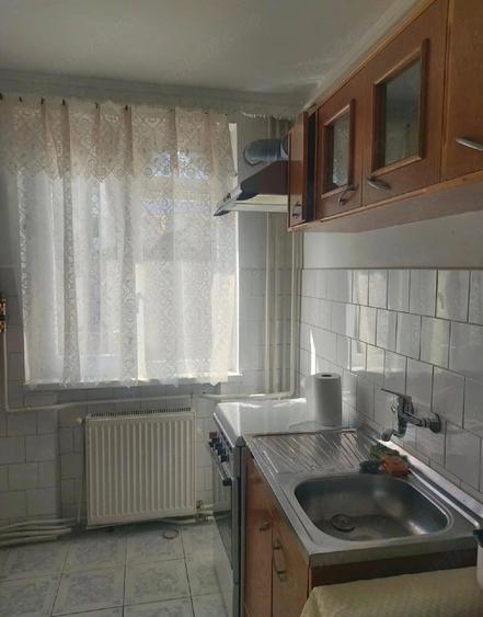 Apartament cu 2 camere decomandat în Precista