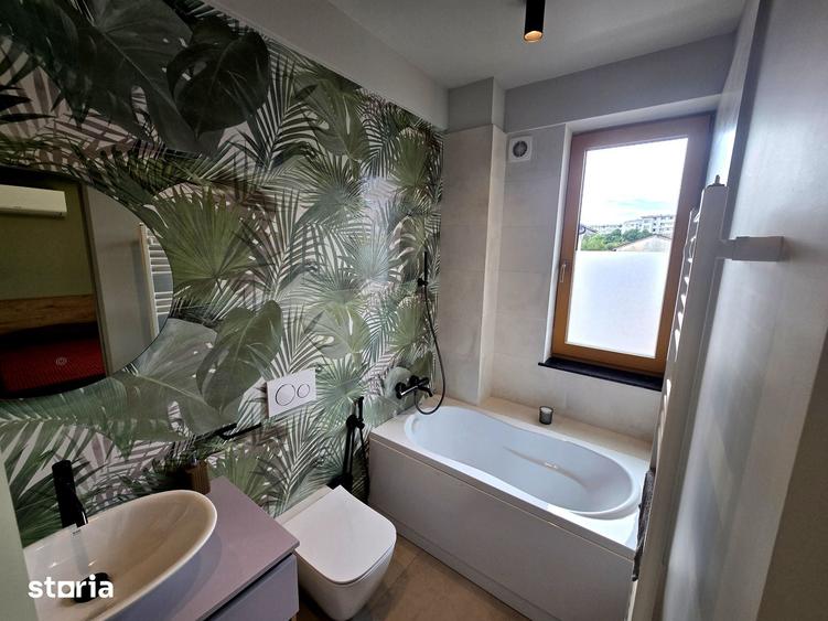 Apartament cu 3 camere semidecomandat în Grivița
