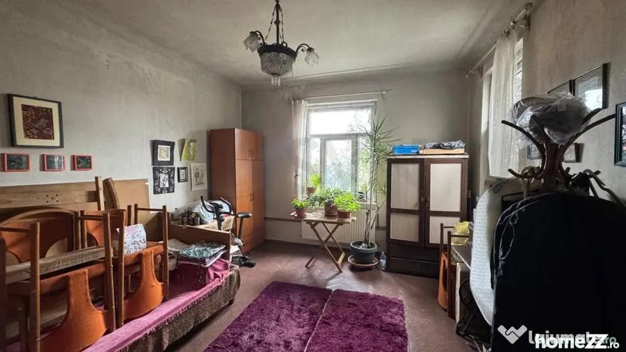 Apartament cu 6 camere decomandat în Ștefan cel Mare