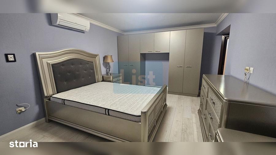 Casă cu 5 camere cu Teren 2400 Mp în Central