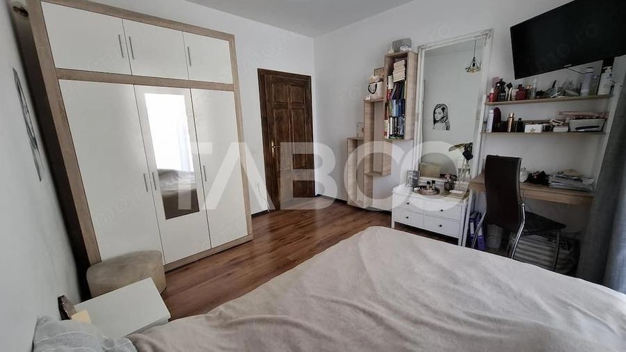 Apartament cu 3 camere decomandat în Turnișor