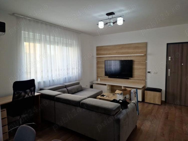Apartament cu 3 camere decomandat în Dumbrăvița