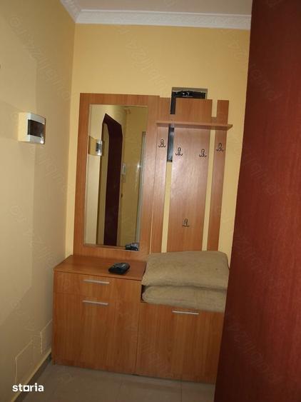 Apartament cu 3 camere decomandat în Complex Studențesc