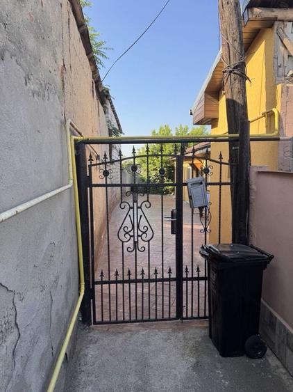 Casă cu 4 camere în Exterior Vest