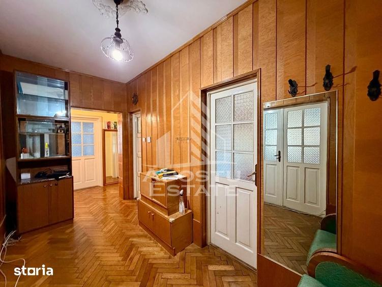 Apartament cu 4 camere decomandat, mobilat în Bogdăneștilor