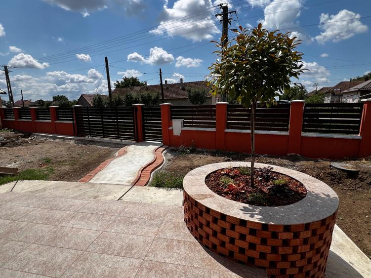Casă individuală cu 3 camere cu Canalizare în Sud