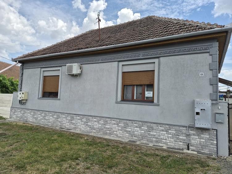 Casă cu 3 camere cu Teren 750 Mp în Vladimirescu