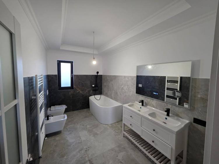 Casă individuală cu 4 camere cu Piscina în Șorogari