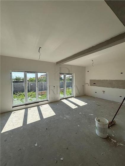 Duplex cu 3 camere cu Teren 250 Mp în Moșnița Veche