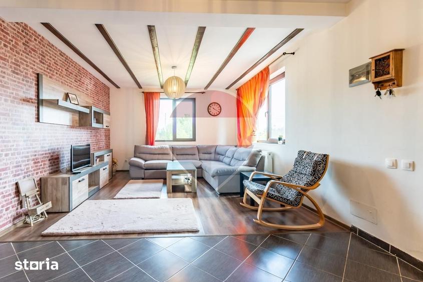 Casă cu 6 camere cu Teren 1600 Mp în Uliești