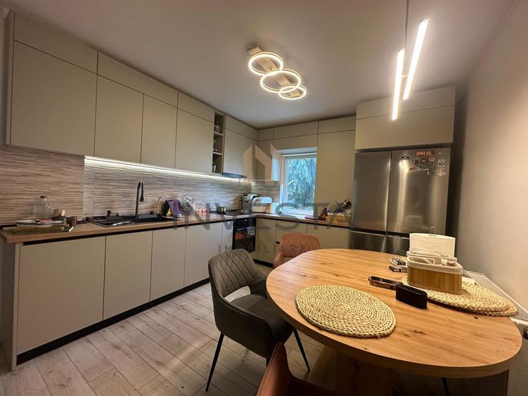 Apartament cu 3 camere decomandat, mobilat în Zorilor