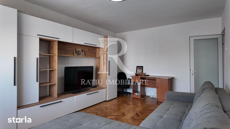 Apartament cu 3 camere decomandat în Cantemir