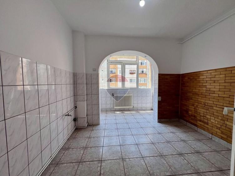 Apartament decomandat 3 camere spațios si luminos I Vasile Aron - 12