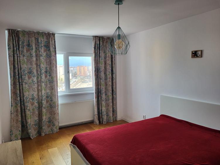Apartament cu 3 camere decomandat în Exterior Vest